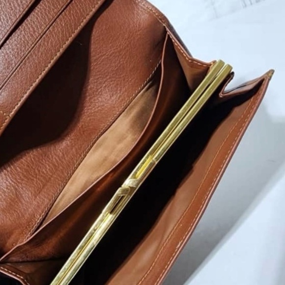 Authentic Celine Vintage Macadam
Wallet Beige/Brown - Picture 5 of 10